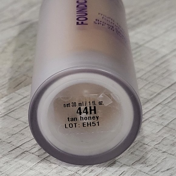 Tarte Foundcealer 44H tan honey - Picture 3 of 3